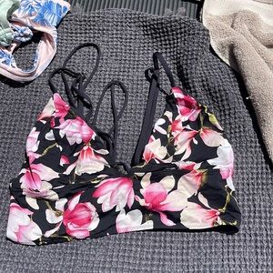 Frankie’s bikinis top